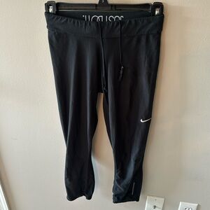 Nike Dri-Fit Leggings Size Small - Mid Shin